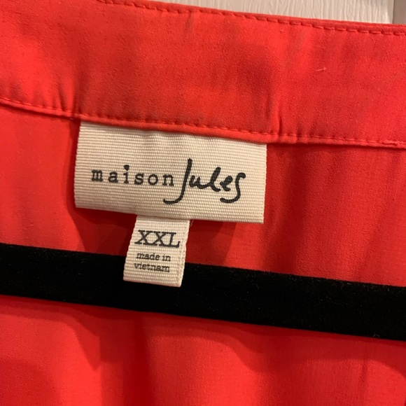 Madison Jules coral dress. - Picture 3 of 3